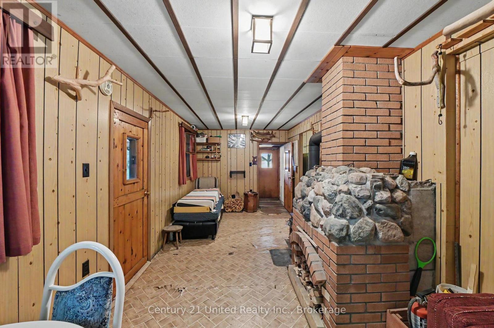 176 ROBINS ROAD - 30