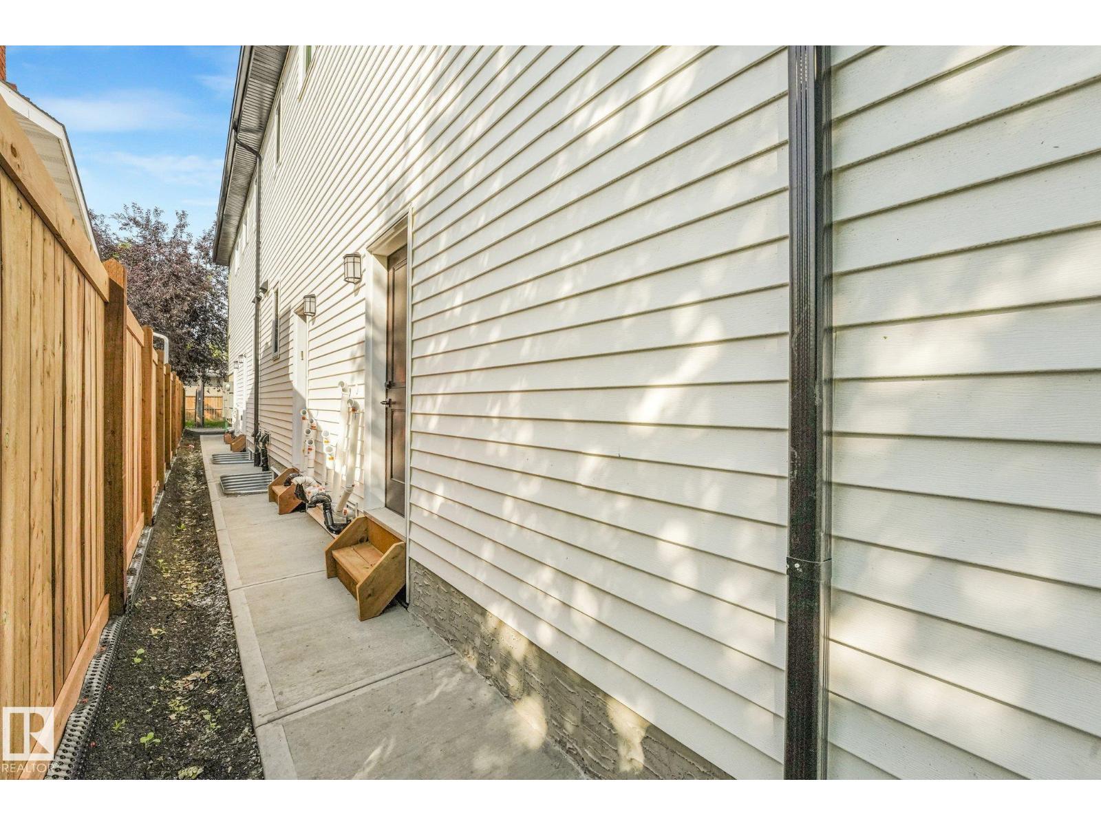 11307 46 AV NW - 50