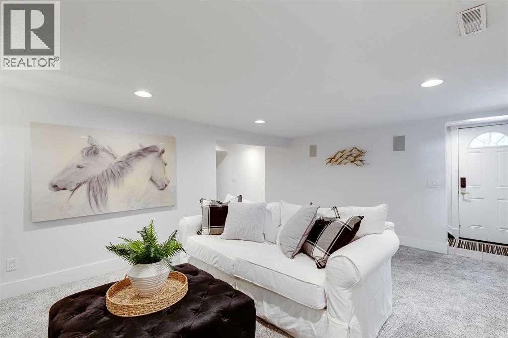 628 Elbow Drive SW - 35
