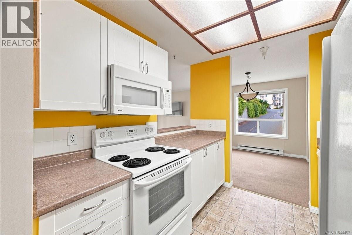 #307 1631 Dufferin Cres - 3