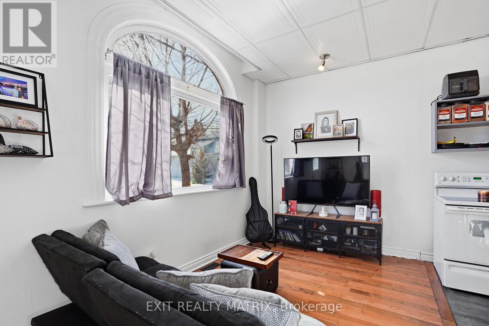 2 Bed, 2 Bath Multi-Family for Sale in Ottawa – 5505 OSGOODE MAIN STREET, Ottawa – MLS# X13617278 - Image 7