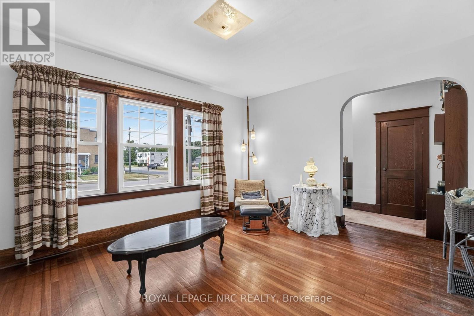 301 DUFFERIN STREET - 10