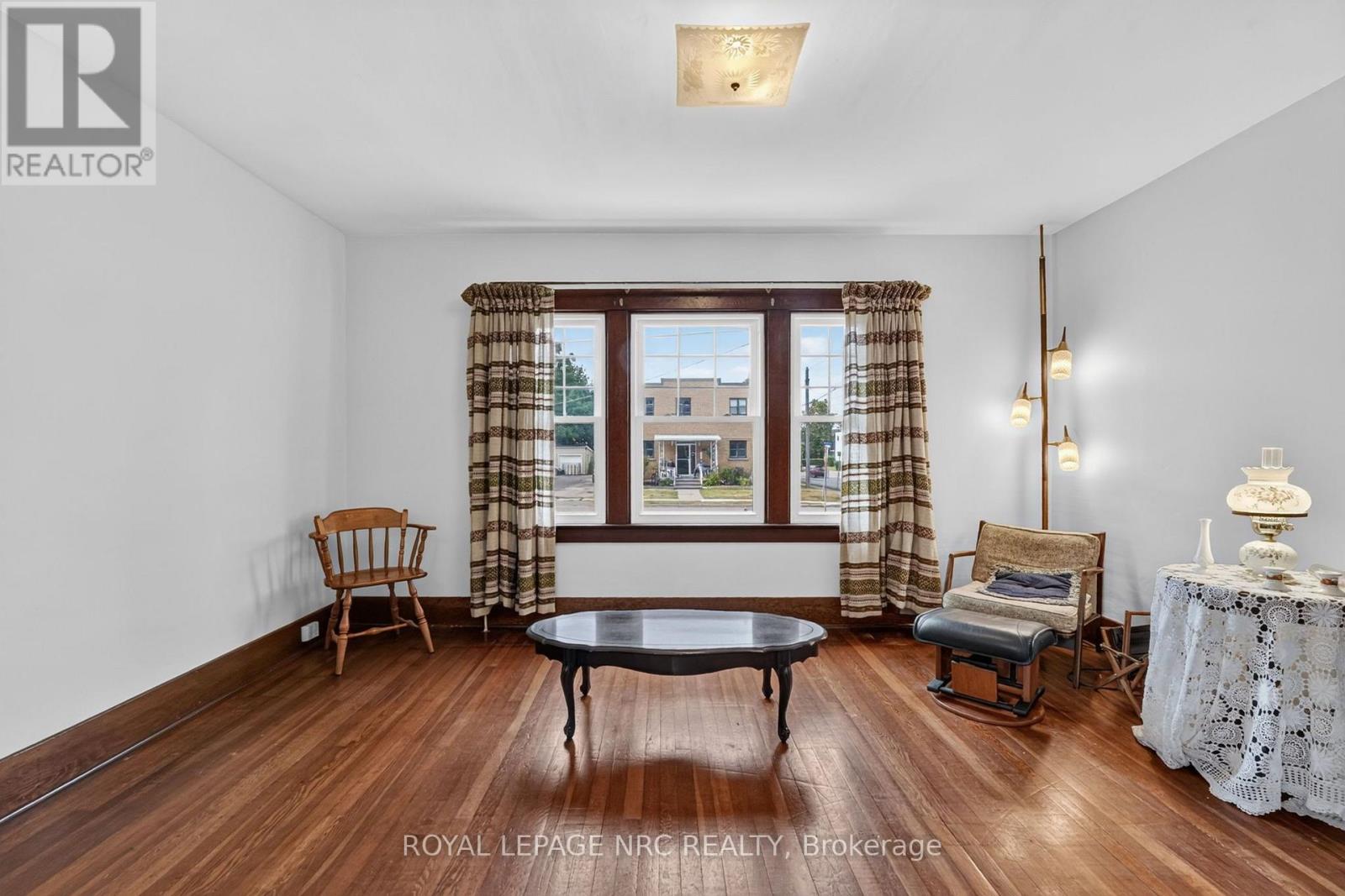 301 DUFFERIN STREET - 11