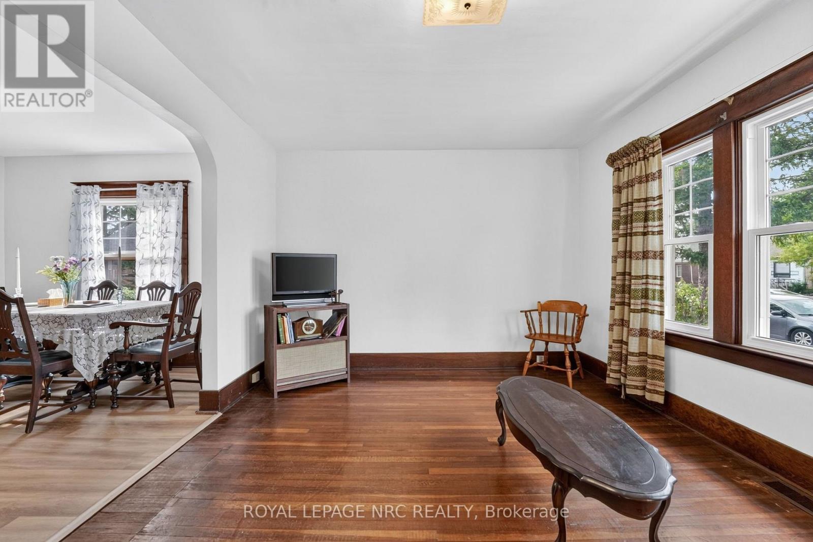 301 DUFFERIN STREET - 12