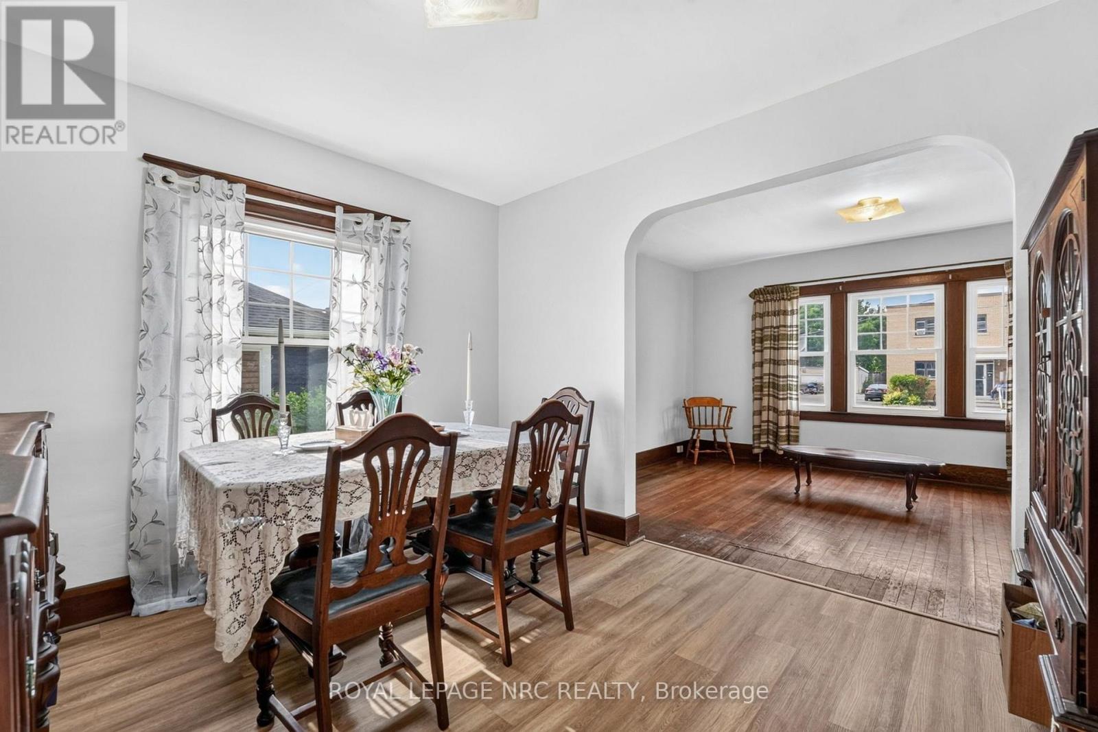 301 DUFFERIN STREET - 14