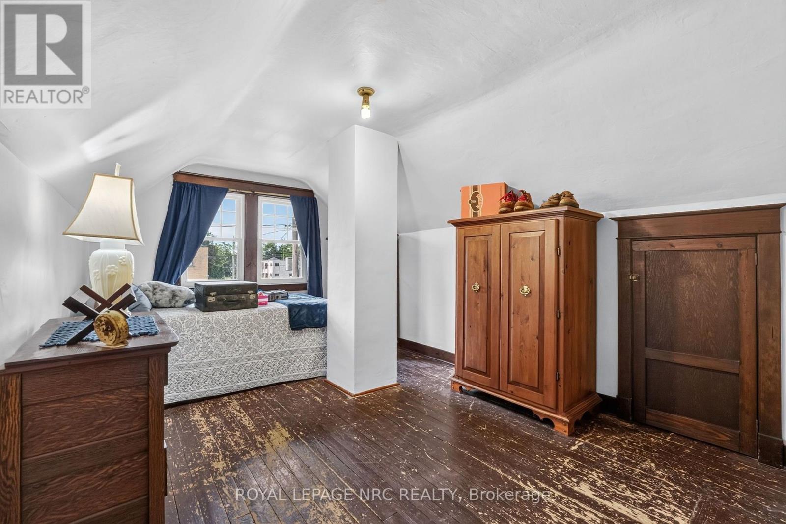 301 DUFFERIN STREET - 29