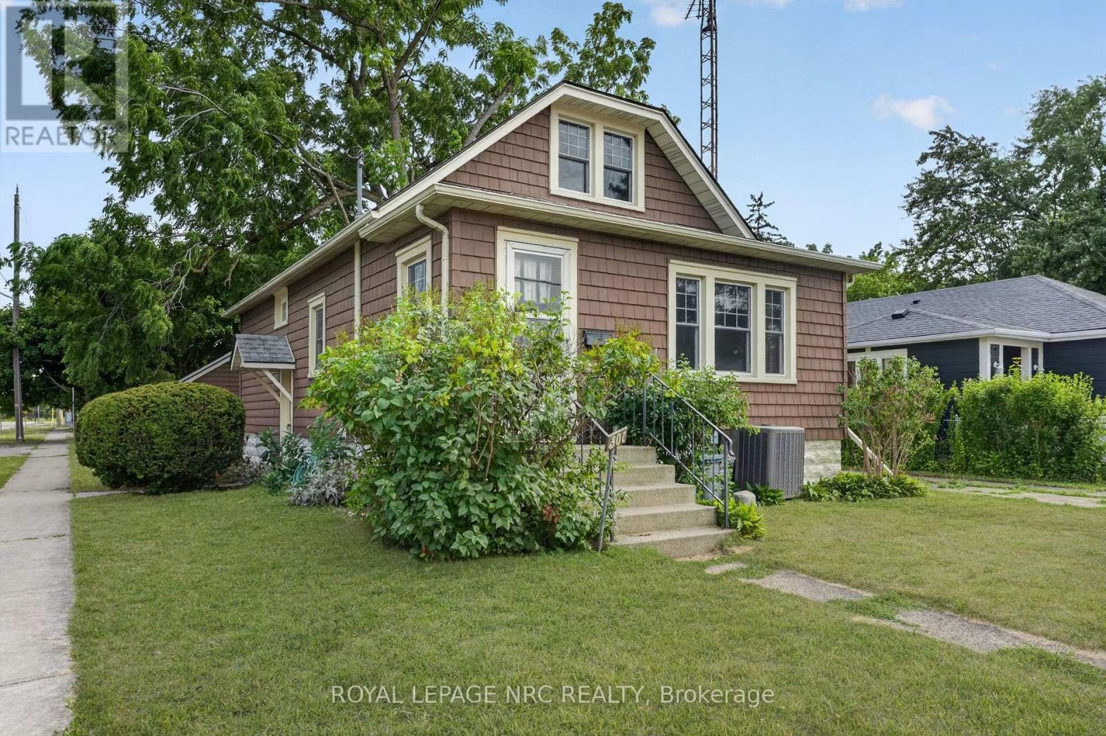 301 DUFFERIN STREET - 3