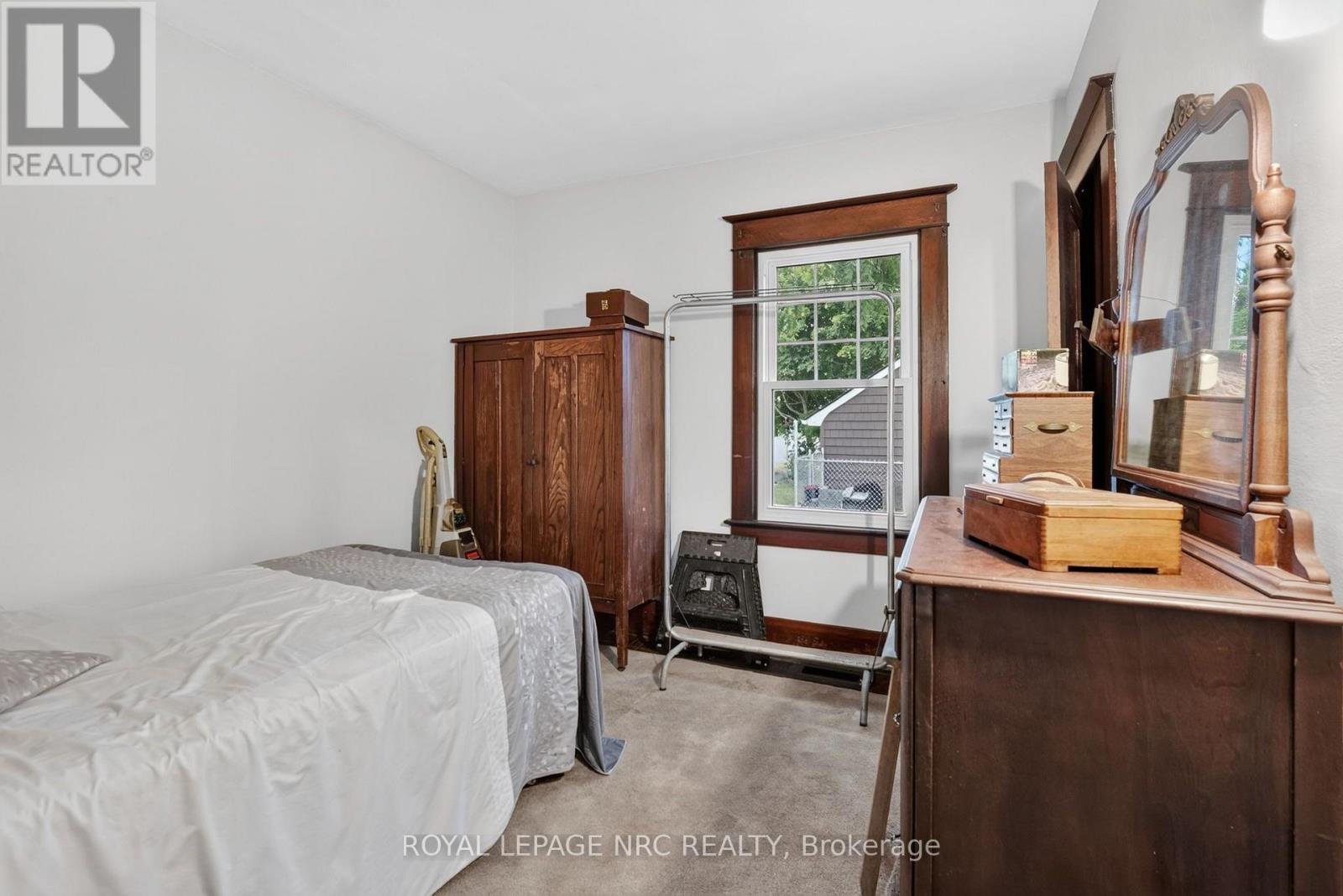 301 DUFFERIN STREET - 32