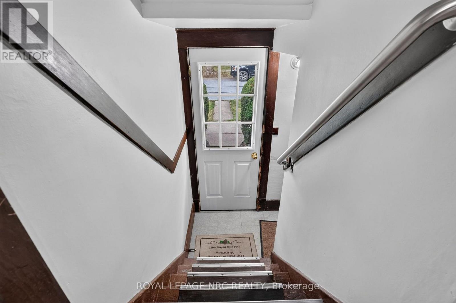301 DUFFERIN STREET - 34