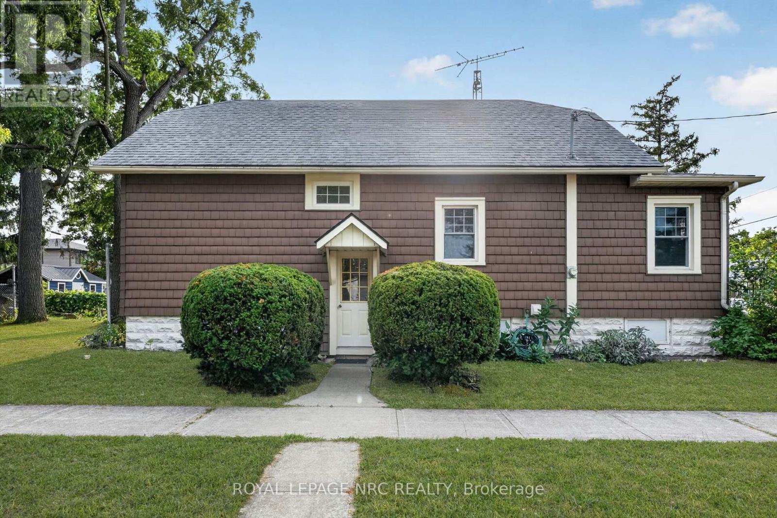 301 DUFFERIN STREET - 37