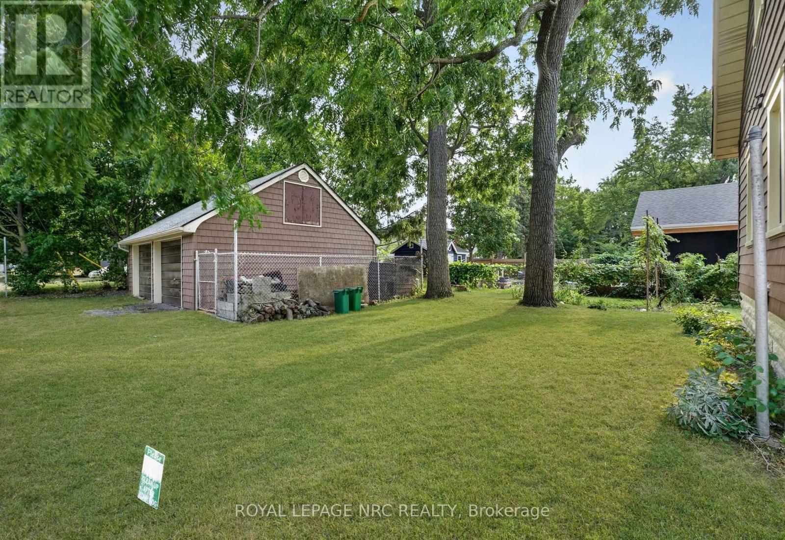 301 DUFFERIN STREET - 38