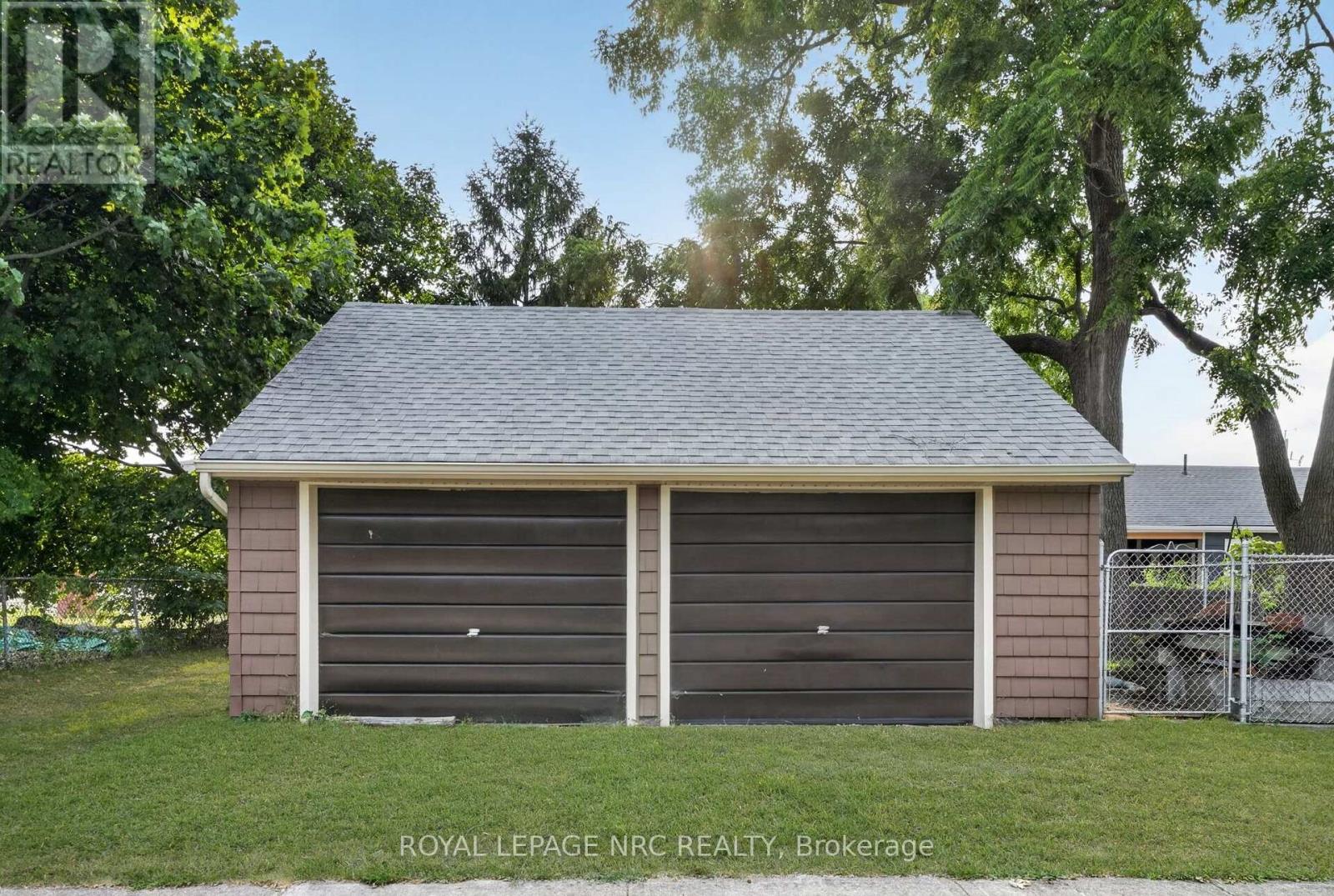 301 DUFFERIN STREET - 43