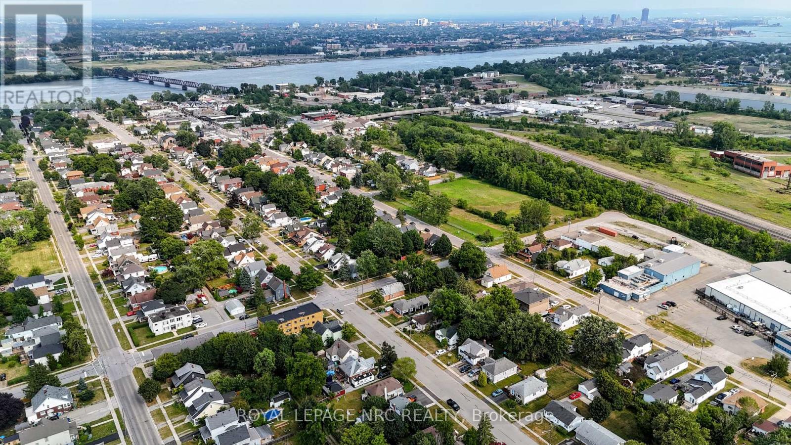 301 DUFFERIN STREET - 45