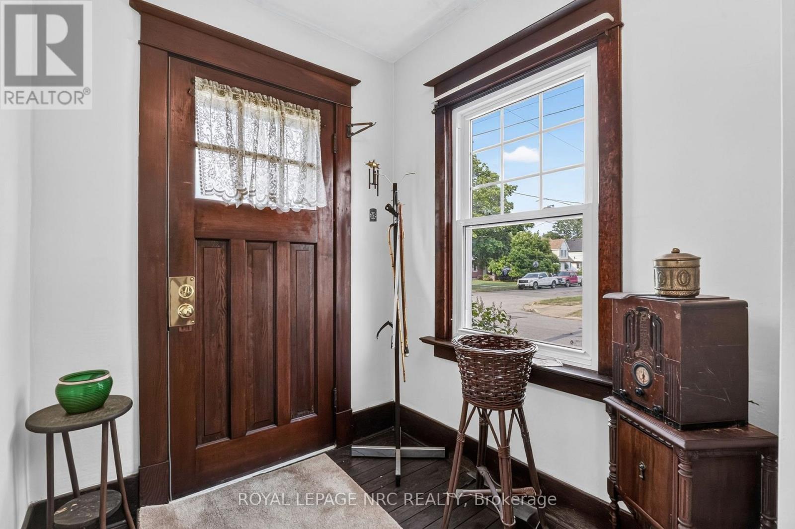 301 DUFFERIN STREET - 6