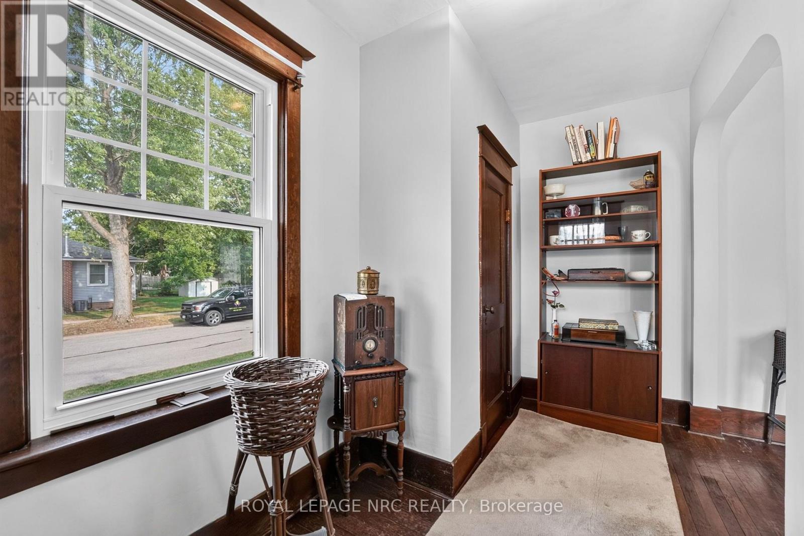 301 DUFFERIN STREET - 7