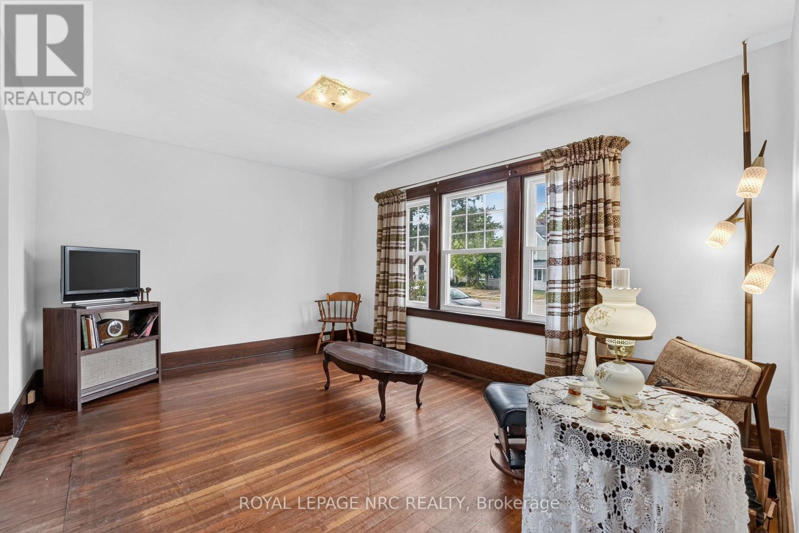 301 DUFFERIN STREET - 8