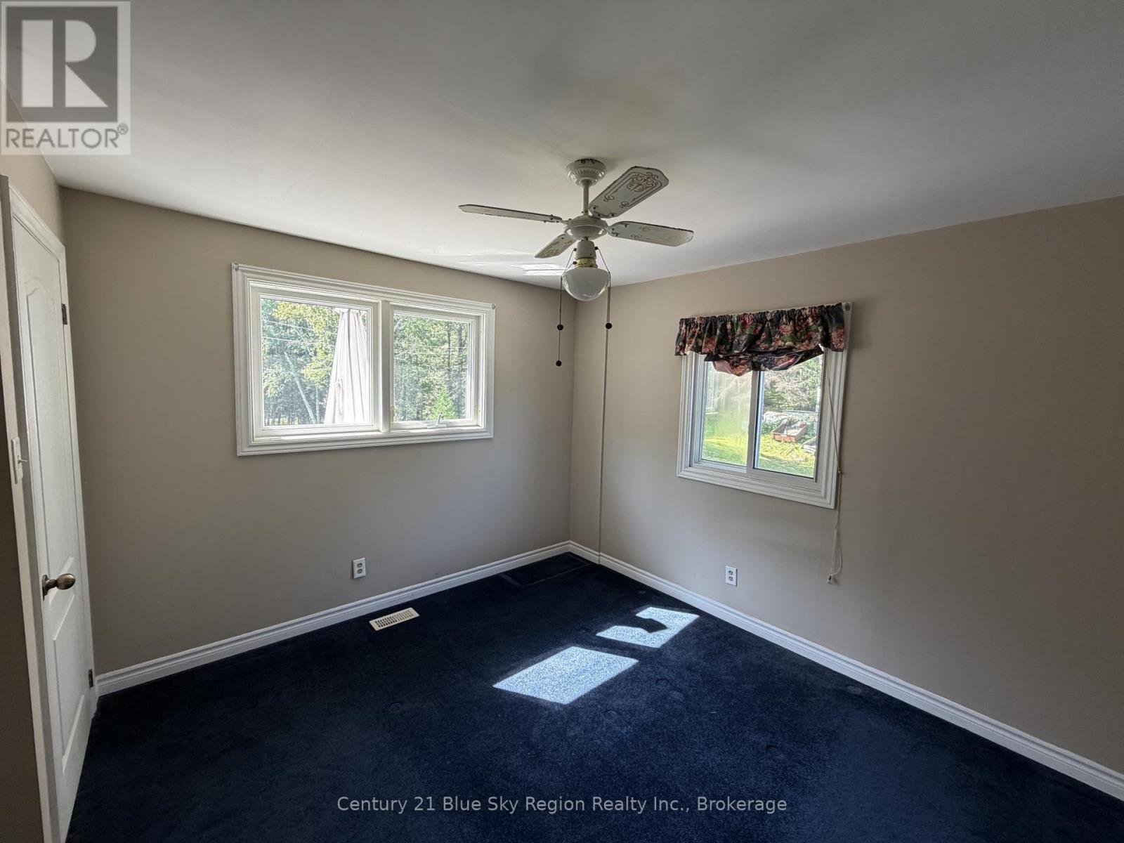 24 BEAVERLAND ROAD - 27