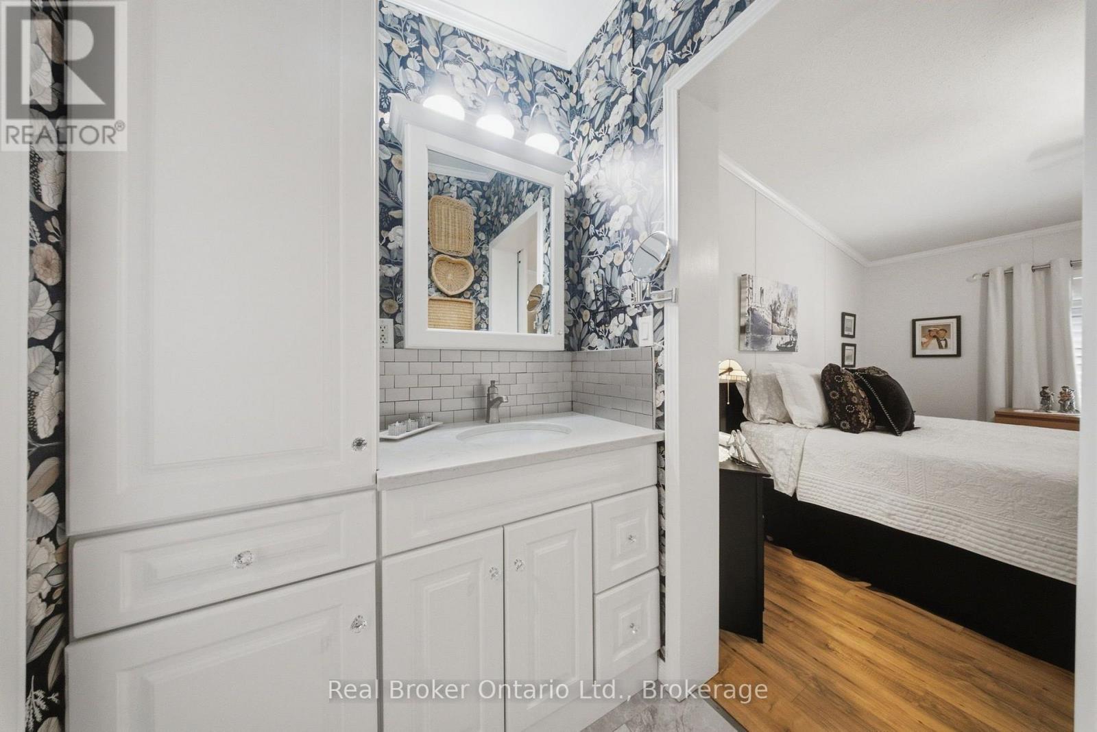 #222 3033 TOWNLINE ROAD - Image 17