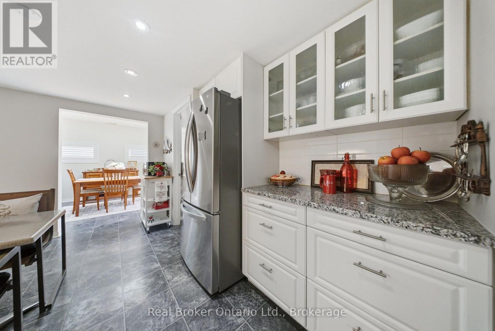 #222 3033 TOWNLINE ROAD - Image 9