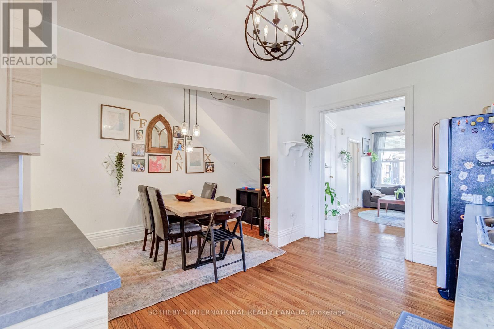 1213 COLLEGE STREET - 9