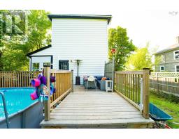 Foyer - 42 Victoria Street, Amherst, NS B4H1C1 Photo 7