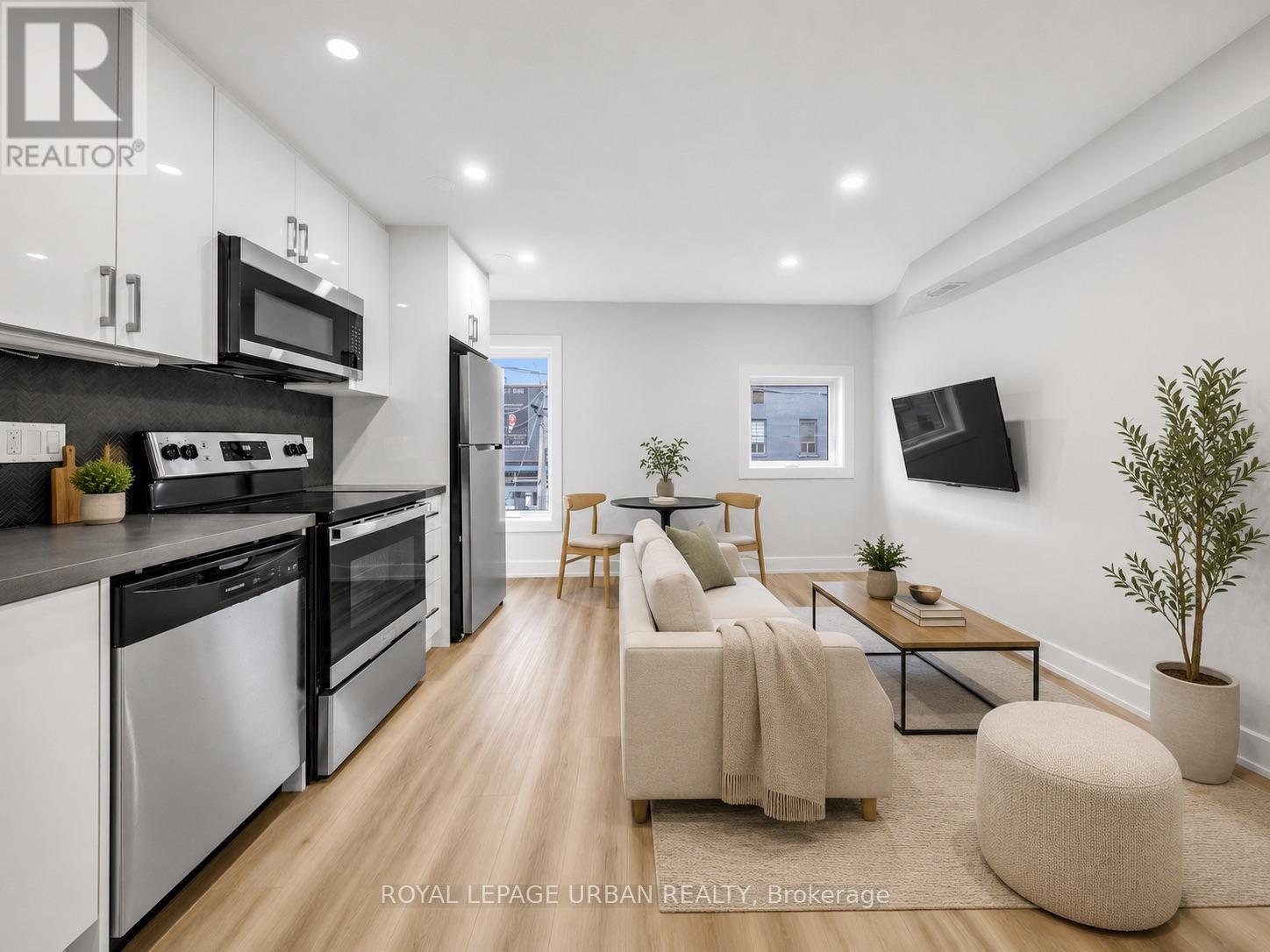 Photo of 851 Danforth Avenue