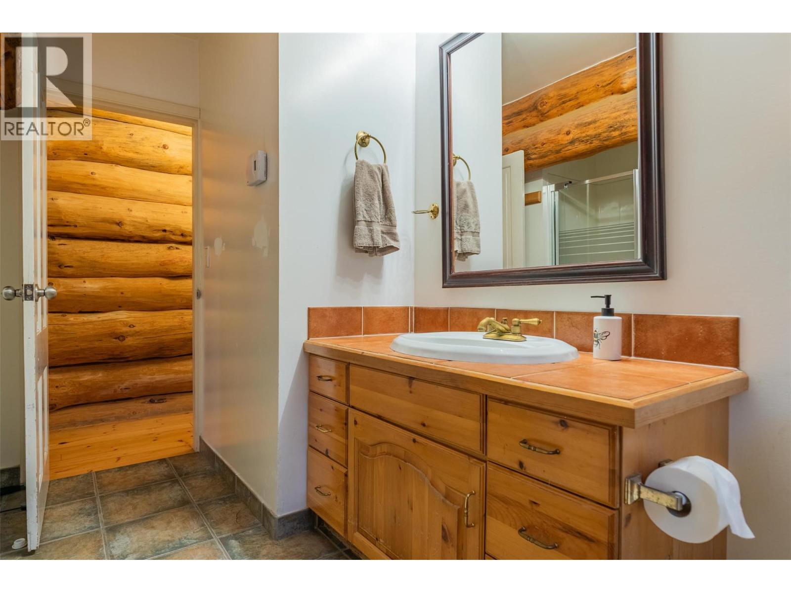 2266 Fifth Avenue, Rossland