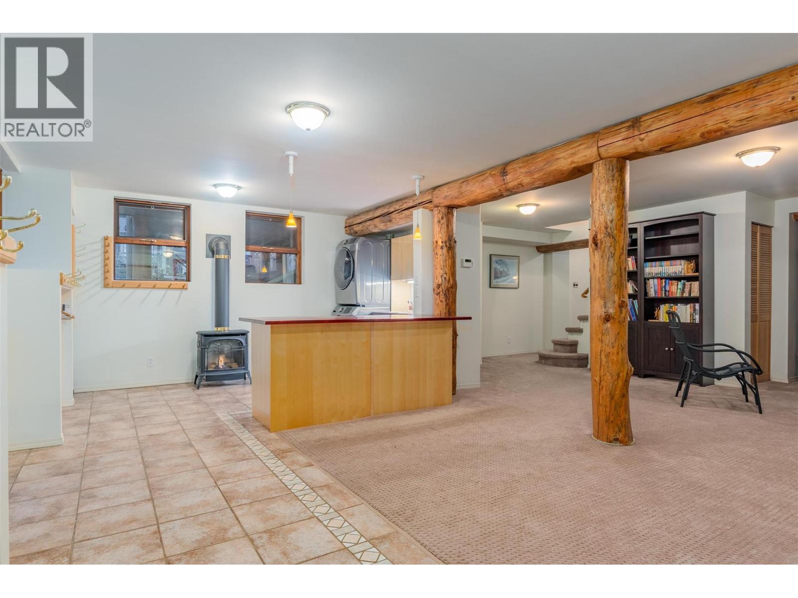 2266 Fifth Avenue, Rossland