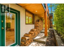 2266 Fifth Avenue, Rossland, BC V0G1Y0 Photo 62
