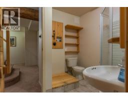 2266 Fifth Avenue, Rossland, BC V0G1Y0 Photo 36