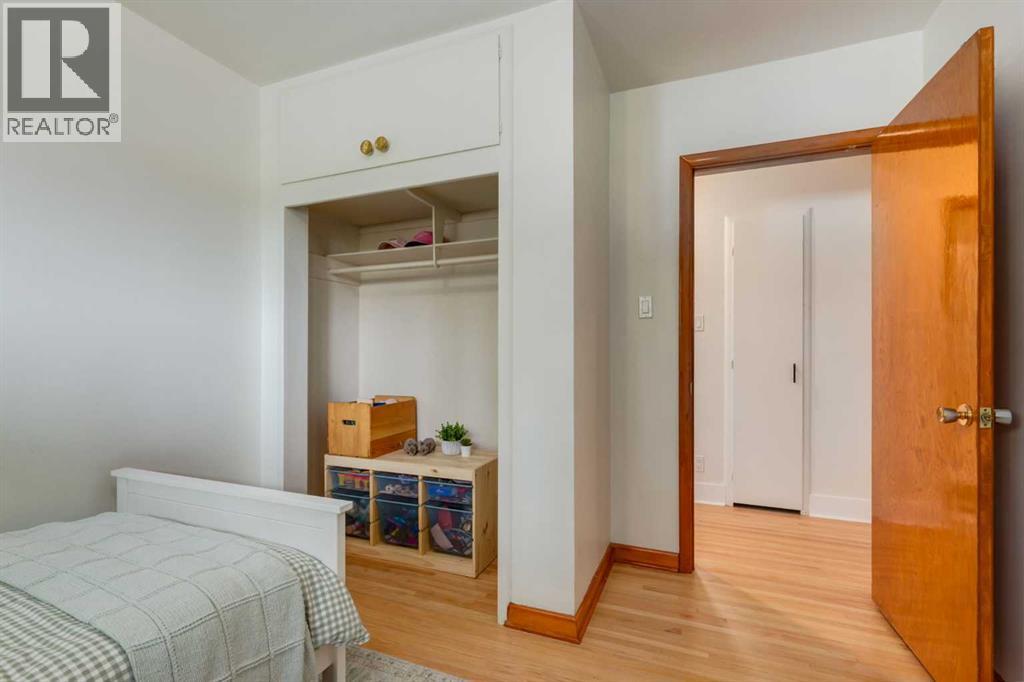 131 Thorncrest Road NW - 15