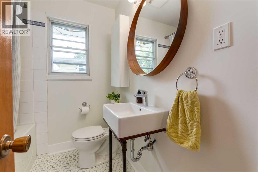 131 Thorncrest Road NW - Image 18
