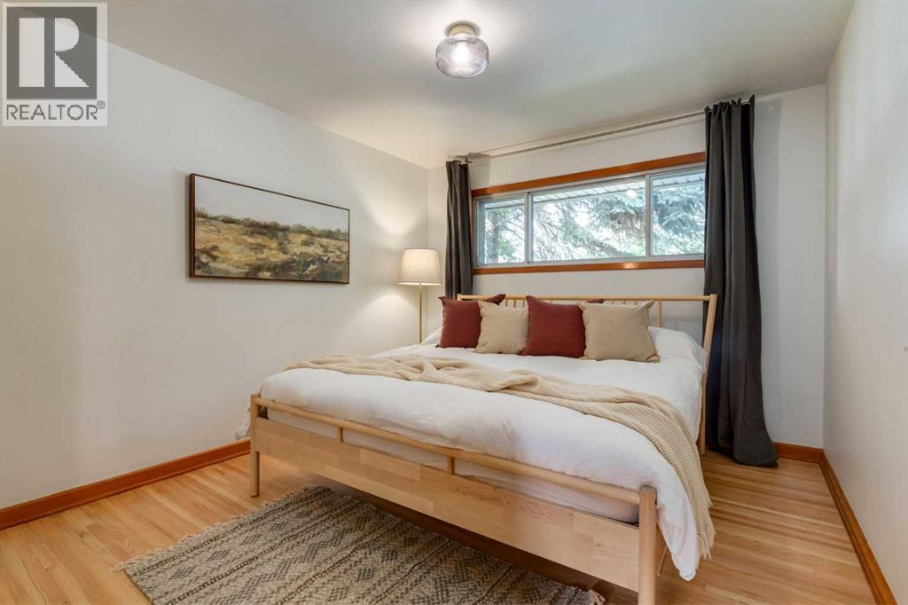 131 Thorncrest Road NW - 12