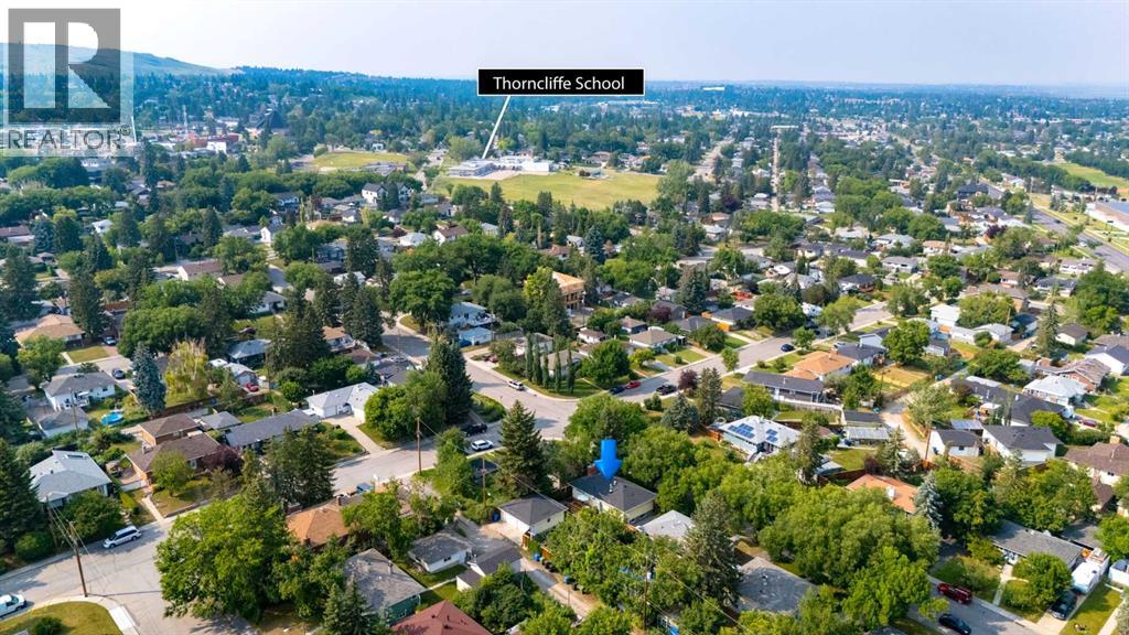 131 Thorncrest Road NW - 45