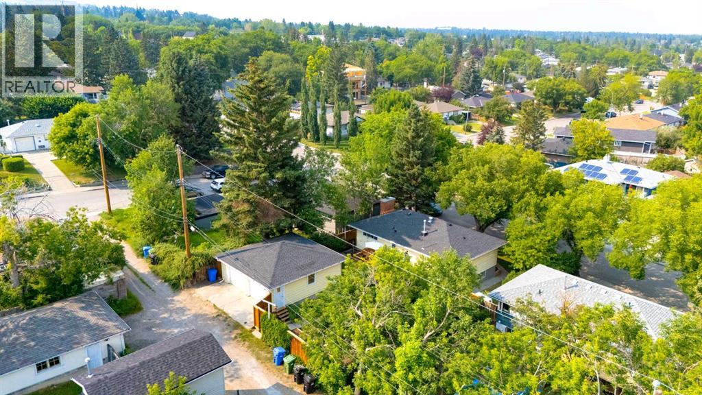 131 Thorncrest Road NW - 42