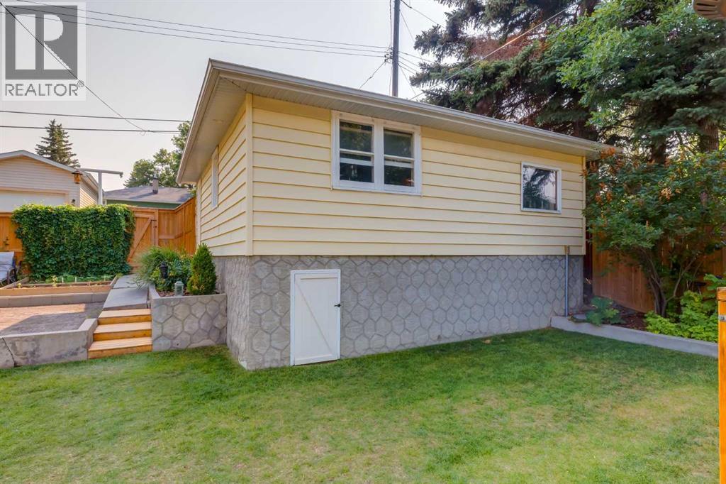 131 Thorncrest Road NW - Image 40
