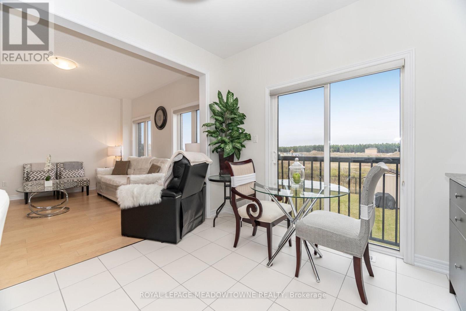 301 RIDLEY CRESCENT - 18