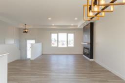 84 Sterling Crescent, Steinbach, MB R5G3E5 Photo 9