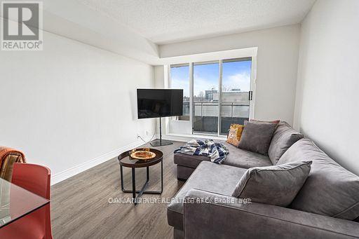 #613 245 DAVISVILLE AVENUE - 8