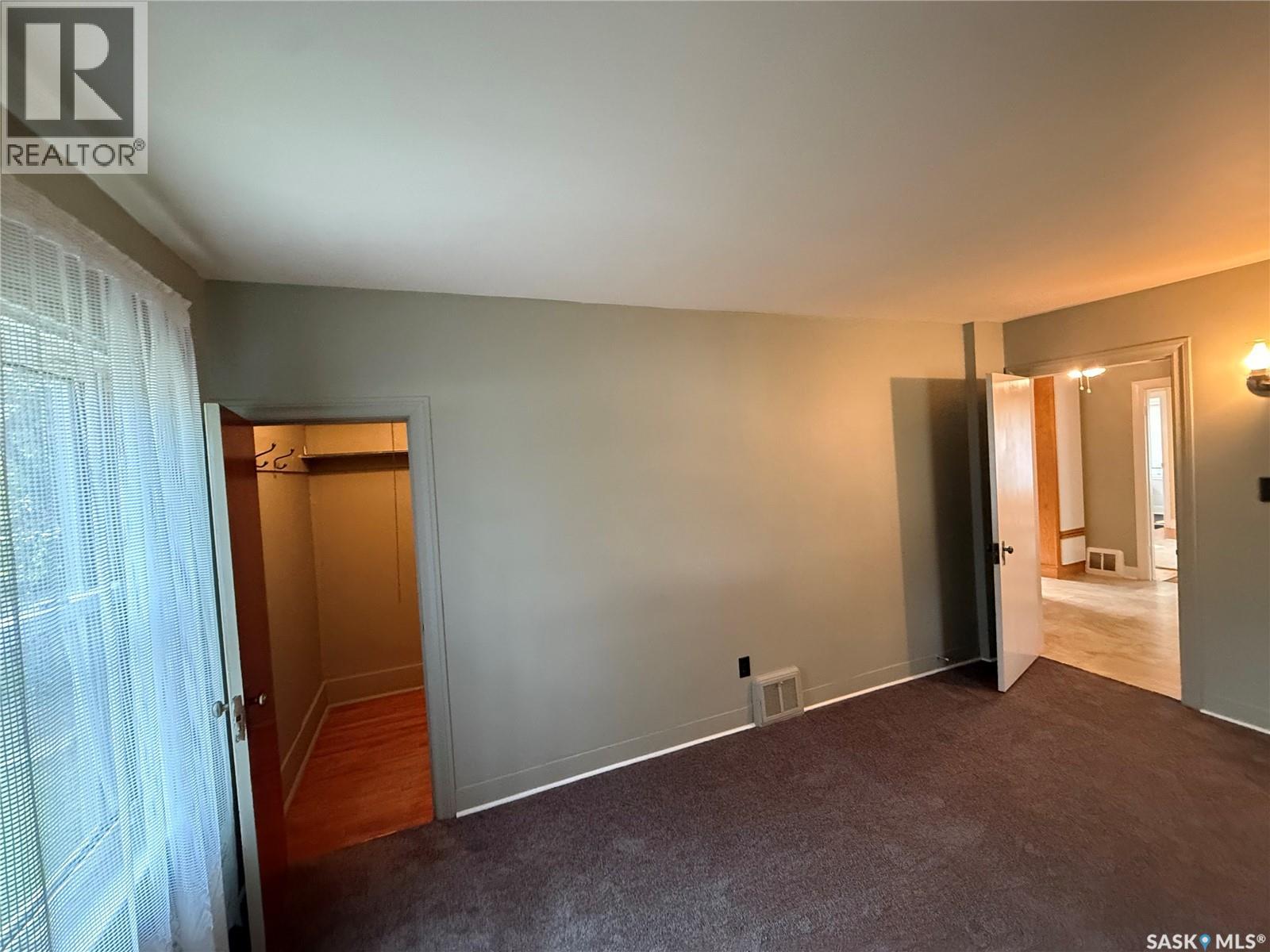 230 6TH AVENUE W - 16