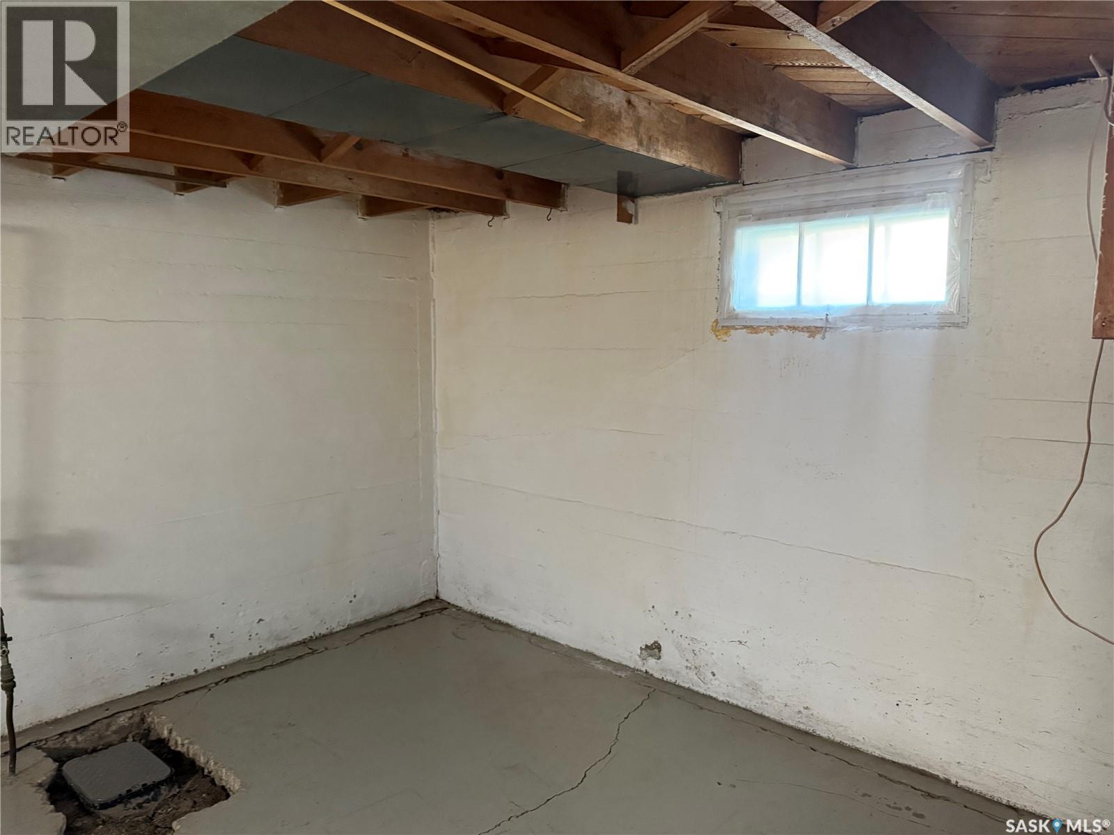 230 6TH AVENUE W - 21