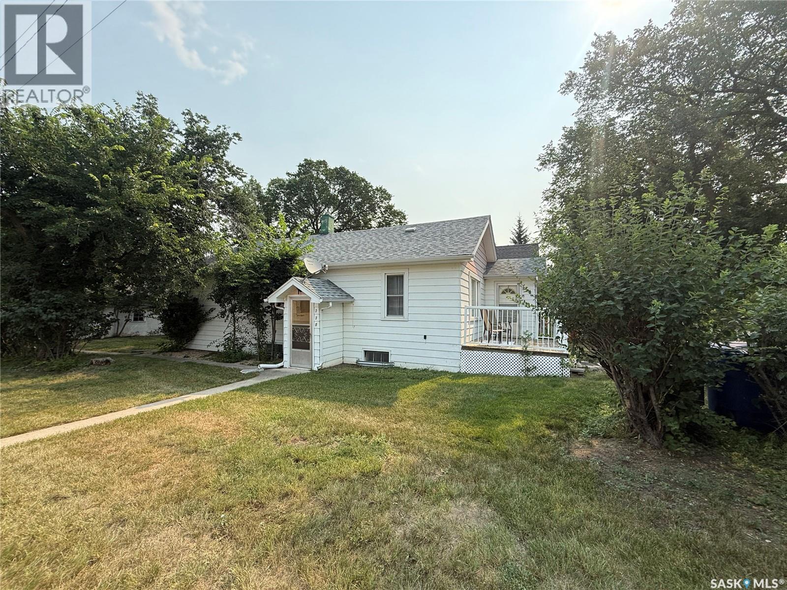230 6TH AVENUE W - 25