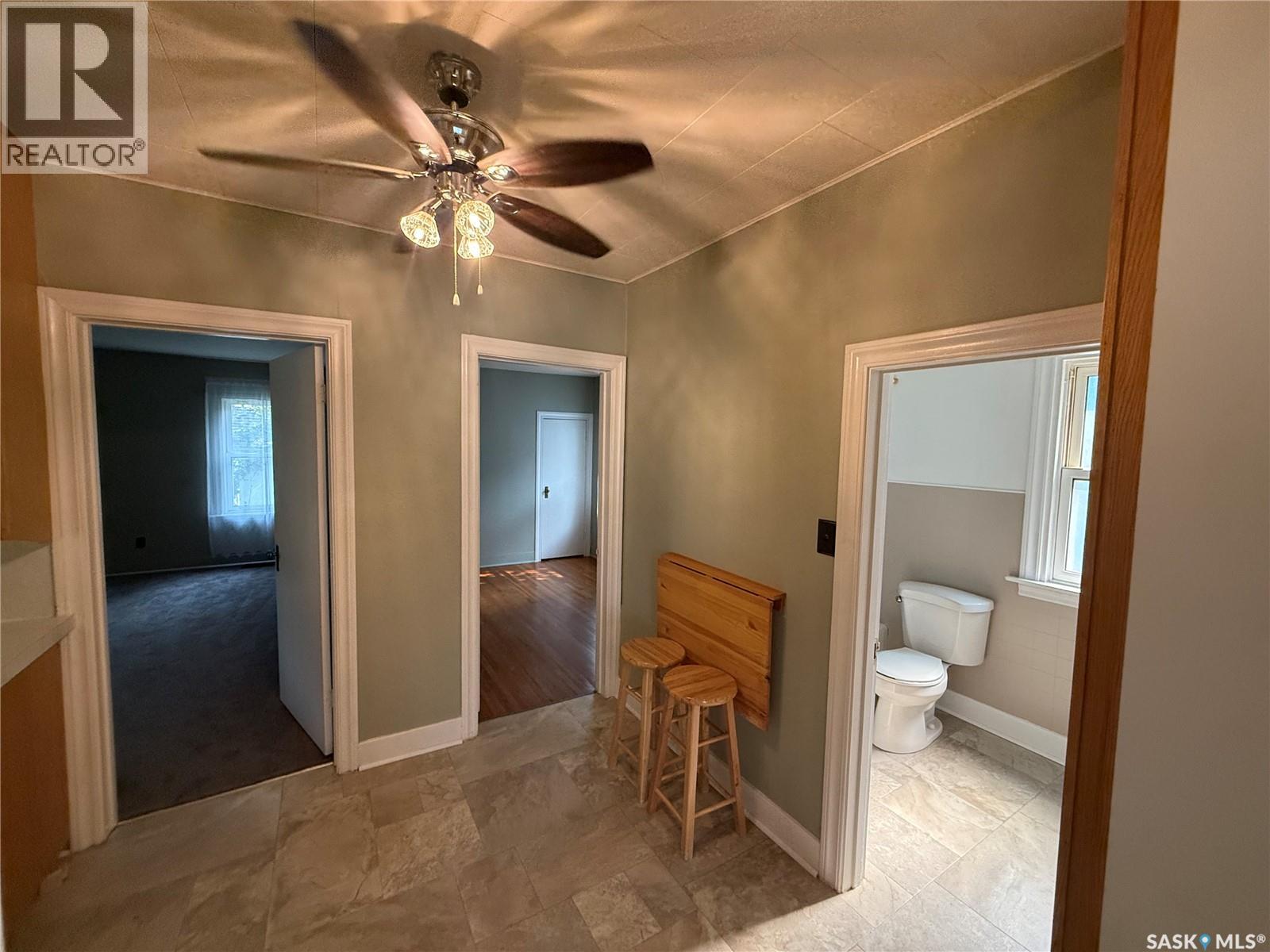 230 6TH AVENUE W - 6