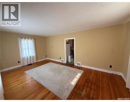 230 6th Avenue W, Assiniboia, SK S0H0B0 Photo 10