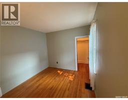 230 6th Avenue W, Assiniboia, SK S0H0B0 Photo 9