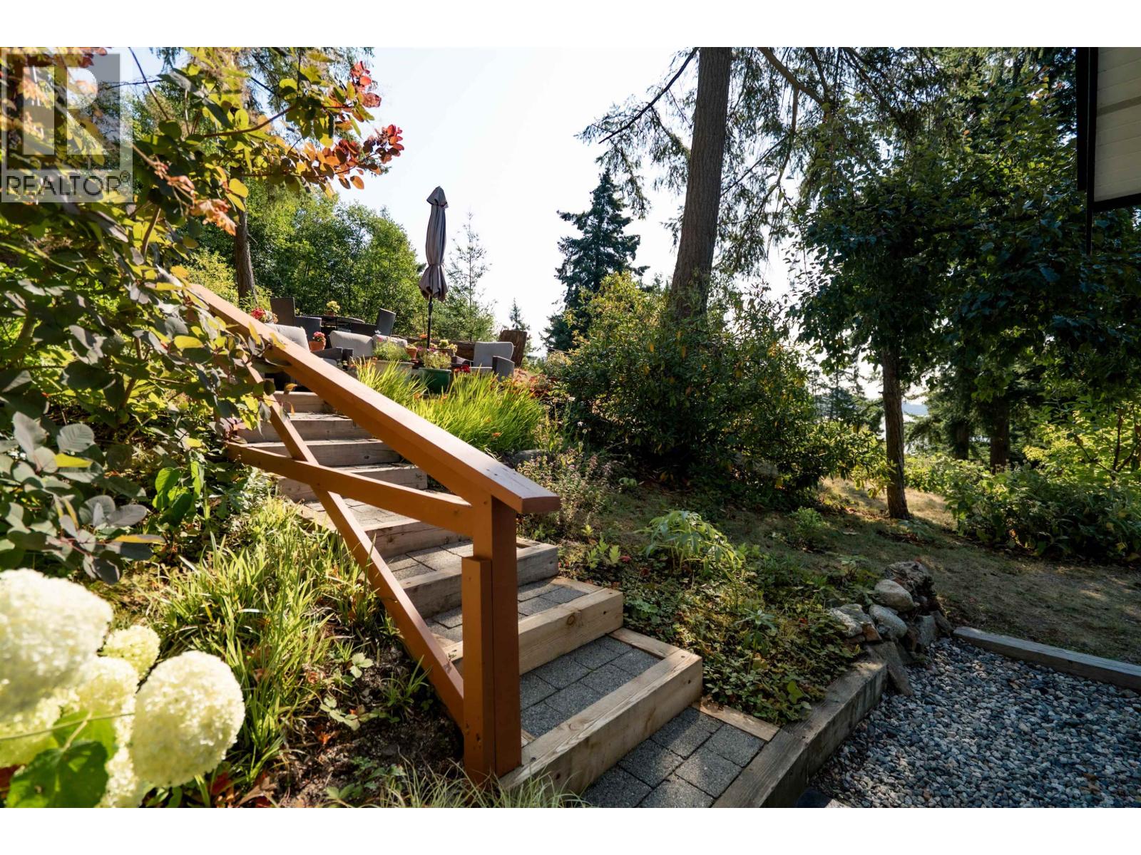 806 HUMMINGBIRD LANE, Bowen Island