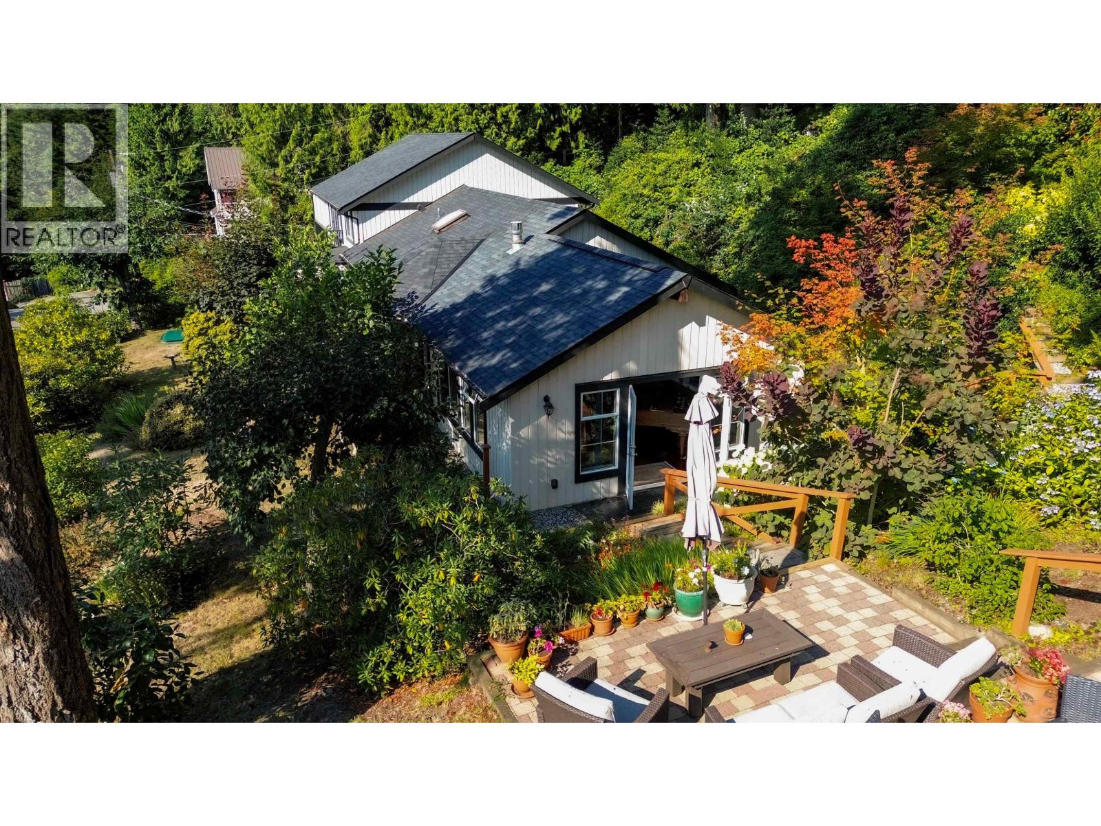 806 HUMMINGBIRD LANE, Bowen Island