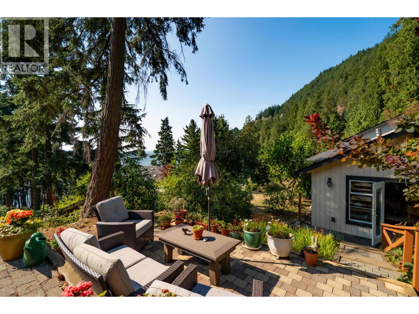 806 HUMMINGBIRD LANE, Bowen Island