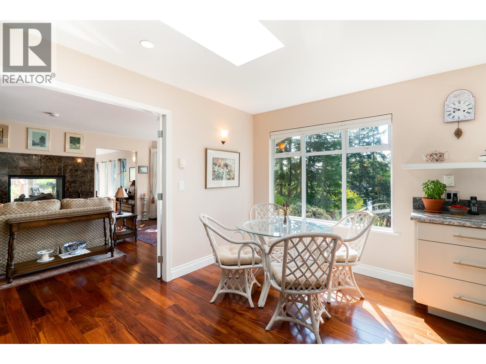806 HUMMINGBIRD LANE, Bowen Island