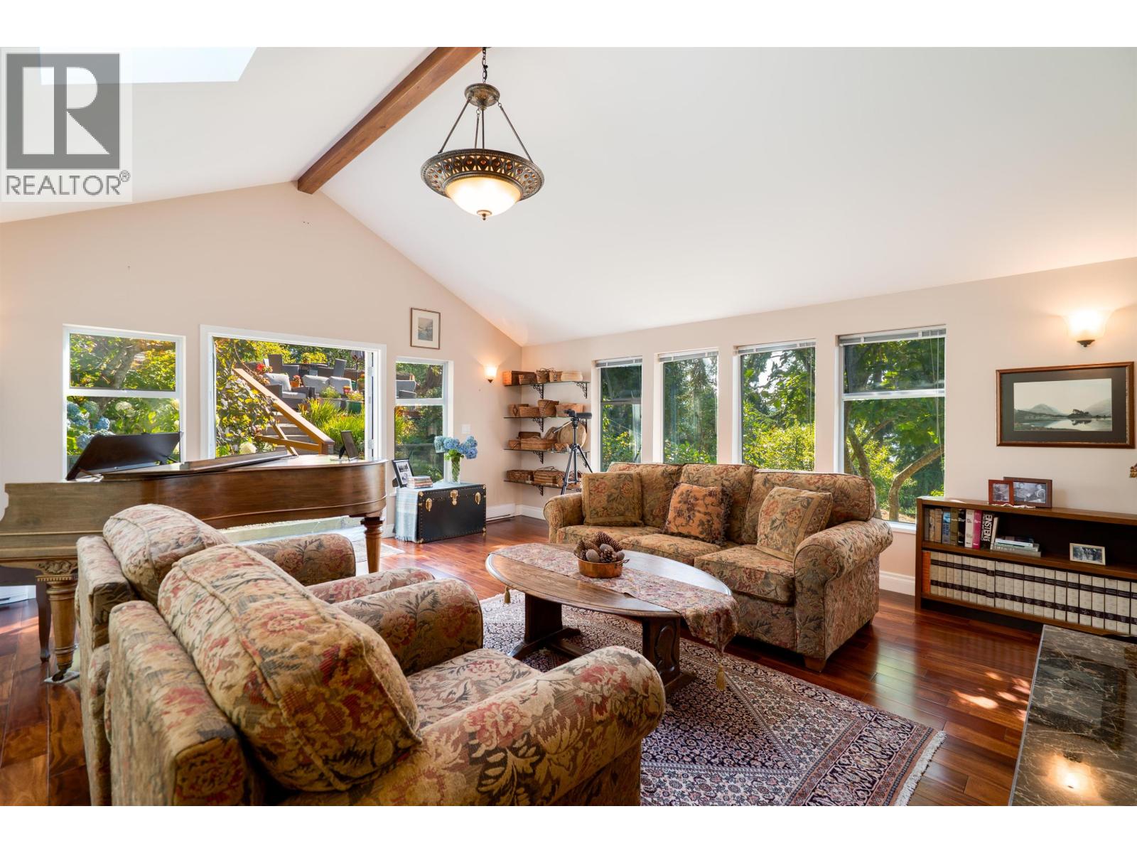 806 HUMMINGBIRD LANE, Bowen Island